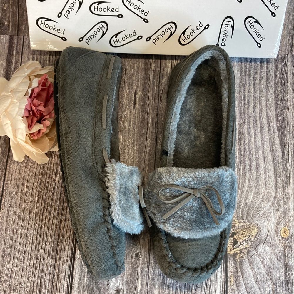 Hooked Chill Grey Faux Fur Flat